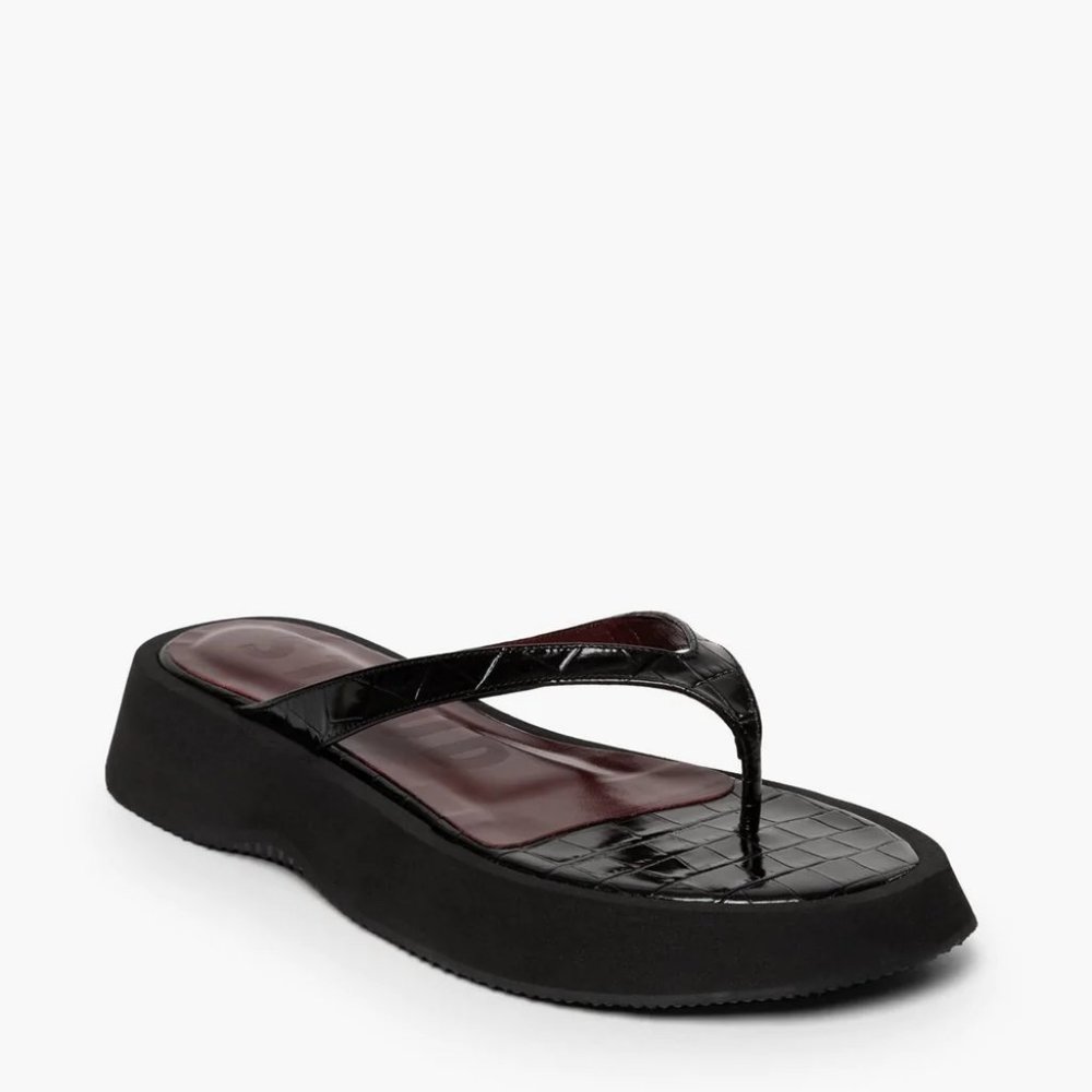 $330 Staud Tessa Croc-Embossed Leather Platform Thong Sandals Black 36 (Me2)